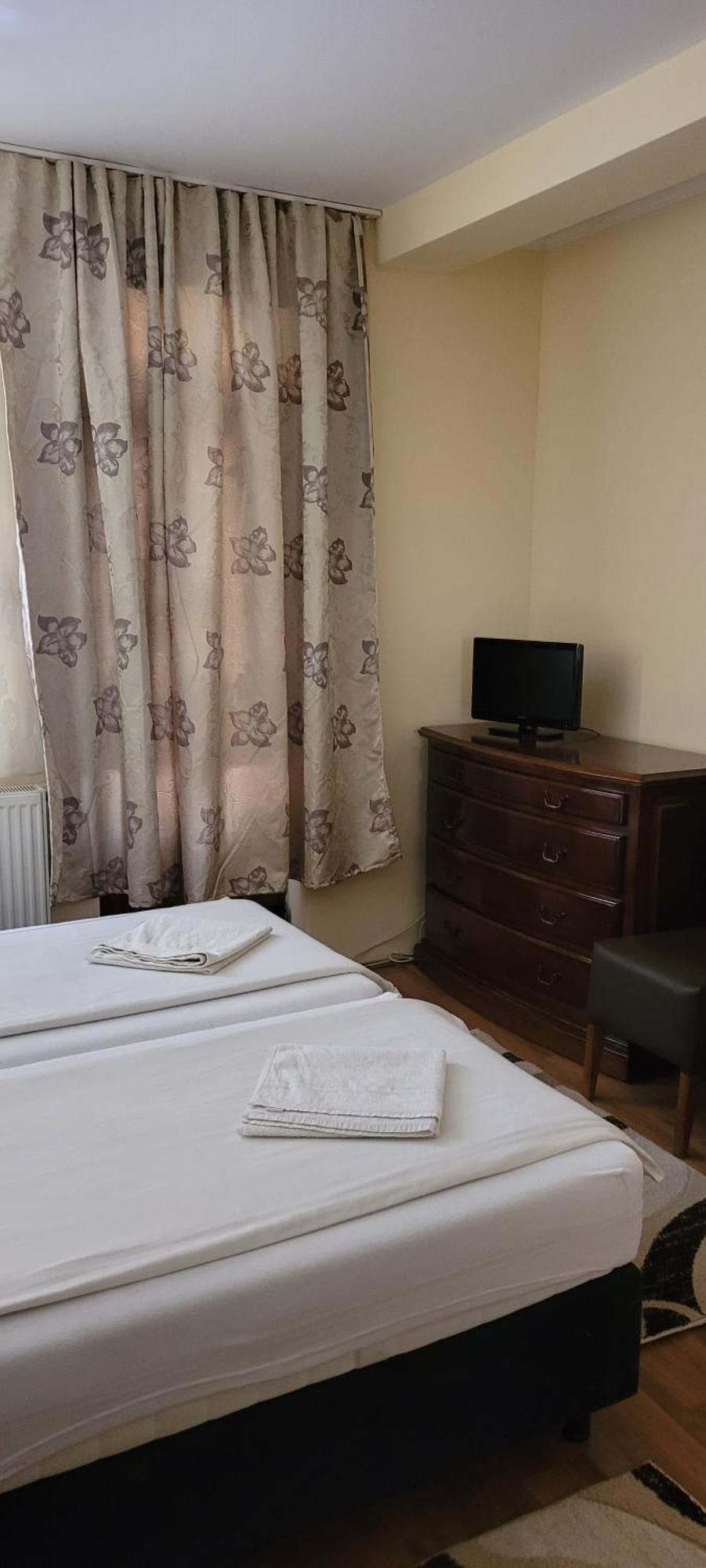 Vila Korona Satu Mare Habitación foto